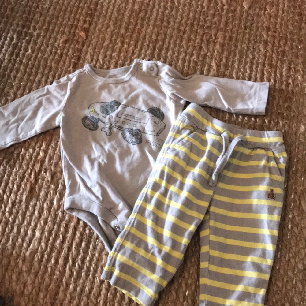 Baby gap outfit